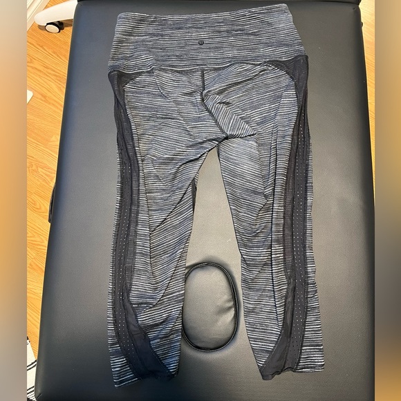 Lululemon Cropped Leggings - Picture 2 of 2